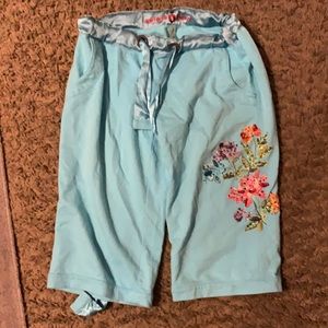 new pair of capri pants embroidery bling